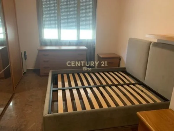 Tirane, jepet me qera apartament 2+1 Kati 8, 96 m² 750 € (Myslym Shyri)