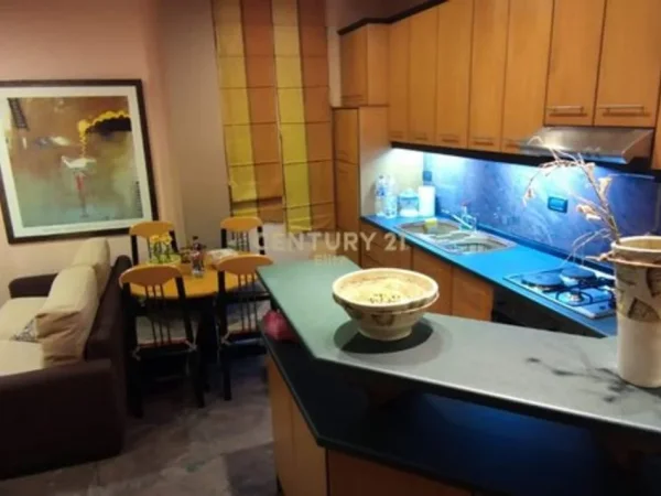 Tirane, jepet me qera apartament 2+1 Kati 8, 96 m² 750 € (Myslym Shyri)