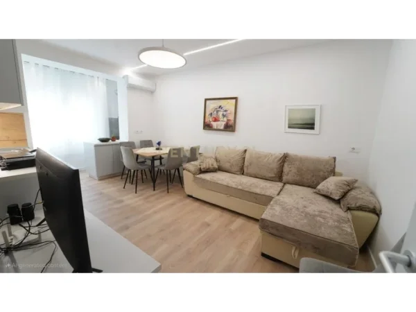 Tirane, jepet me qera 1+1 Kati 2, 46 m² 600 € (Medrese)