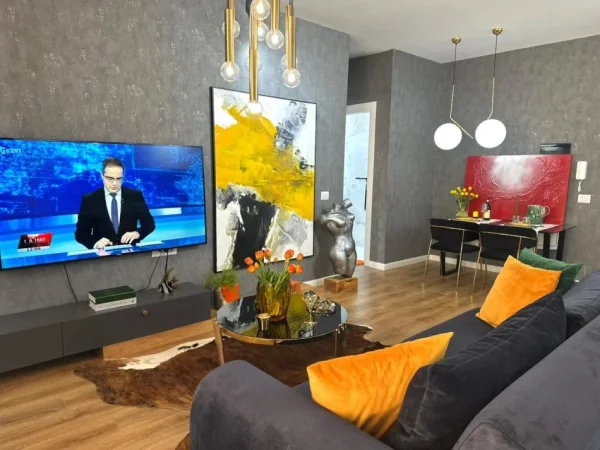 Tirane, jepet me qera apartament 1+1+Aneks+Ballkon Kati 6, 77 m² 850 € 