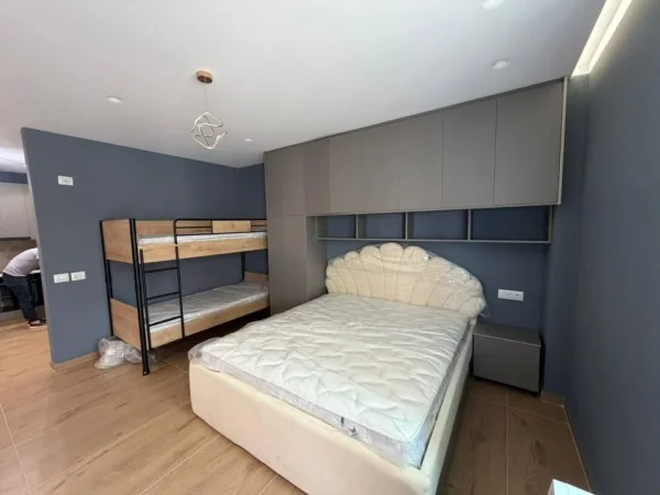 Tirane, jepet me qera , 