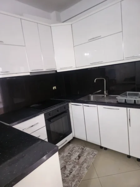 Tirane, jepet me qera 2+1 , 