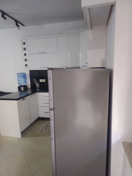 Tirane, jepet me qera 2+1 , 