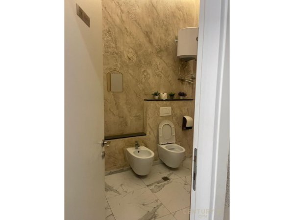 Tirane, jepet me qera bar-resorant Kati 0, 78 m² 1.400 € (sheshi willson ymer kurti)