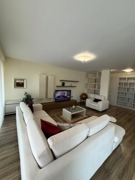 Tirane, jepet me qera apartament , 1.500 € (Long Hill Residence)