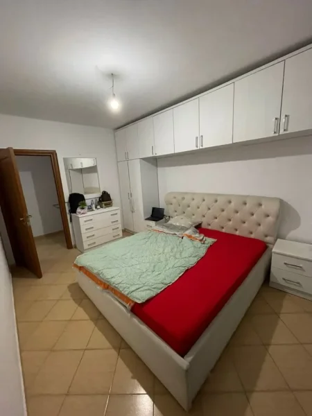 Tirane, ndarje qeraje me vajze apartament 2+2+Ballkon Kati 2, 250 mije leke (prane big market 5 maji) , kerkohen 2 vajza oe 1 per dhomen e lire , kontakto ne nr. qe tju nis video te gjithe shtepise
