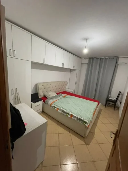 Tirane, ndarje qeraje me vajze apartament 2+2+Ballkon Kati 2, 250 mije leke (prane big market 5 maji) , kerkohen 2 vajza oe 1 per dhomen e lire , kontakto ne nr. qe tju nis video te gjithe shtepise