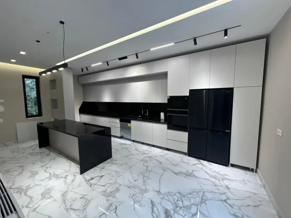 Tirane, jepet me qera Vile , 1.675 m²