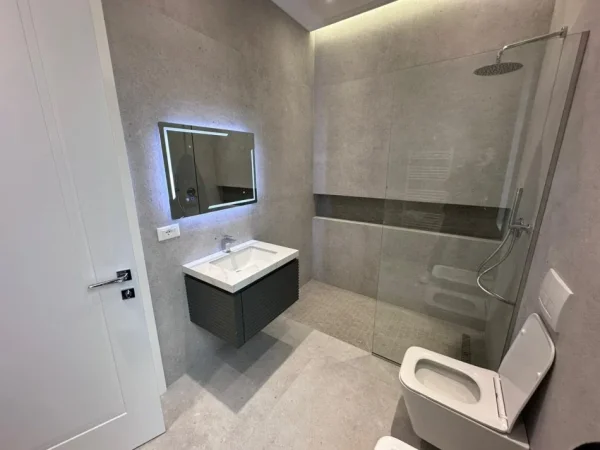 Tirane, jepet me qera Vile , 1.675 m²