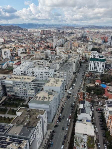 Tirane, jepet me qera zyre , 125 m² 1.150 € (KIKA 2)