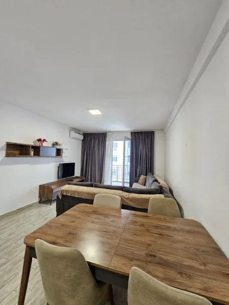 Tirane, jepet me qera apartament Kati 5, 70 m² 500 € (5 maj)
