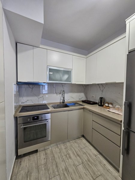 Tirane, jepet me qera apartament Kati 5, 70 m² 500 € (5 maj)