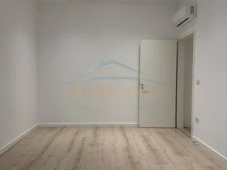 Qera, Zyre , 86 m² (Rrruga e Dibres)