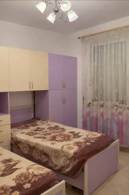 Tirane, jepet me qera apartament 2+1 Kati 4, 109 m² 600 € (Rruga Sokrat Miho)