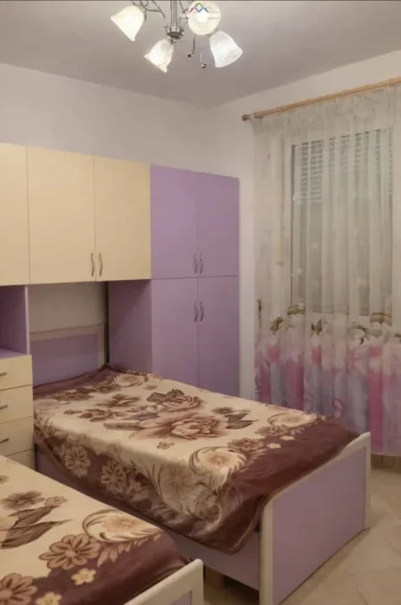 Tirane, jepet me qera apartament 2+1 Kati 4, 109 m² 600 € (Rruga Sokrat Miho)