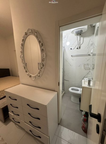 Tirane, jepet me qera apartament 1+1 Kati 1, 50 m² 520 € (Rruga e Dibres)