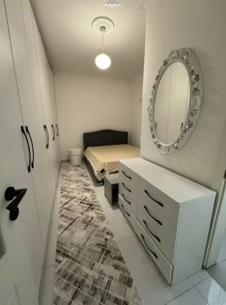 Tirane, jepet me qera apartament 1+1 Kati 1, 50 m² 520 € (Rruga e Dibres)