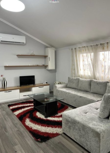 Tirane, jepet me qera Vile 2+1 Kati 2, 70 m² 520 € (Rruga Pjeter Budi)