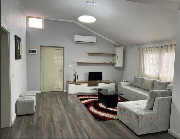 Tirane, jepet me qera Vile 2+1 Kati 2, 70 m² 520 € (Rruga Pjeter Budi)