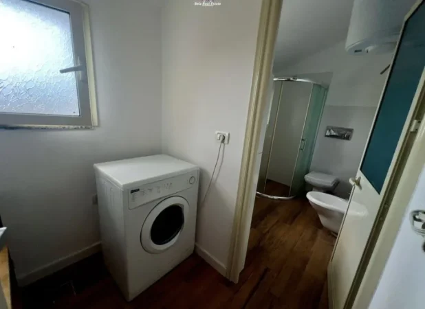 Tirane, jepet me qera Vile 2+1 Kati 2, 70 m² 520 € (Rruga Pjeter Budi)