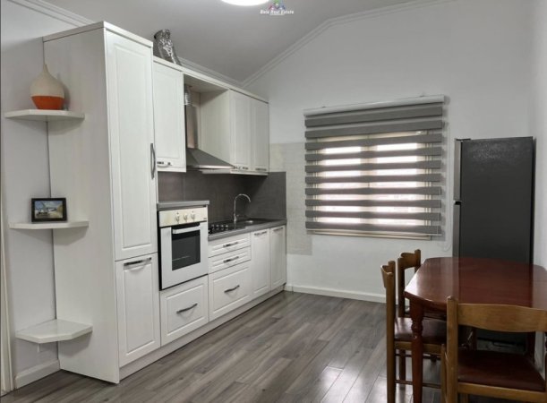 Tirane, jepet me qera Vile 2+1 Kati 2, 70 m² 520 € (Rruga Pjeter Budi)