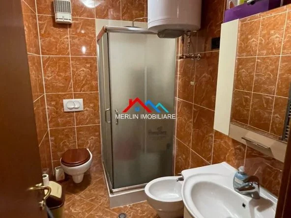 Tirane, jepet me qera apartament 2+1+Ballkon Kati 10, 100 m² 1.000 € (RRUGA SHEH AHMET PAZARI,STADIUMI AIR ALBANIA)