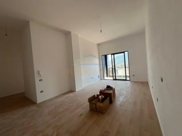 Tirane, shitet apartament 3+1+Aneks+Ballkon Kati 13, 133 m² 380.000 € (RRUGA E BARRIKADAVE NDERTIM 2026 GATI PER BANIM)