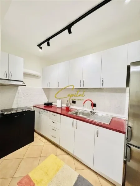 Tirane, jepet me qera apartament 1+1 Kati 3, 65 m² 600 € (STADIUMI DINAMO)