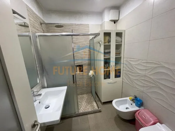 Tirane, shitet apartament 2+1+Aneks+Ballkon Kati 6, 93 m² 230.000 € (RRUGA VACE ZELA PRANE REPORT TV)