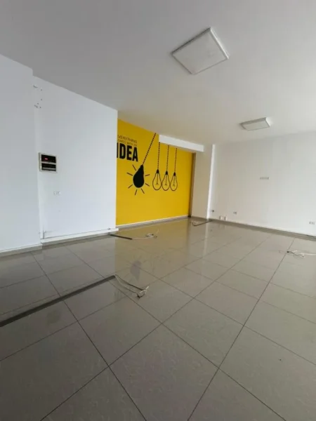 Jepet me qera ambjent biznesi Kati 0, 326 m² 2.000 € (Rruga Teodor Keko)