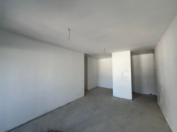 Tirane, shitet apartament 2+1+Ballkon Kati 8, 108 m² 160.000 € (Rruga 5 Maj)
