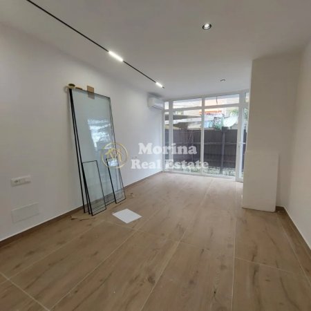 Tirane, jepet me qera ambjent biznesi Kati 0, 60 m² 500 € (Rruga Bardhyl)