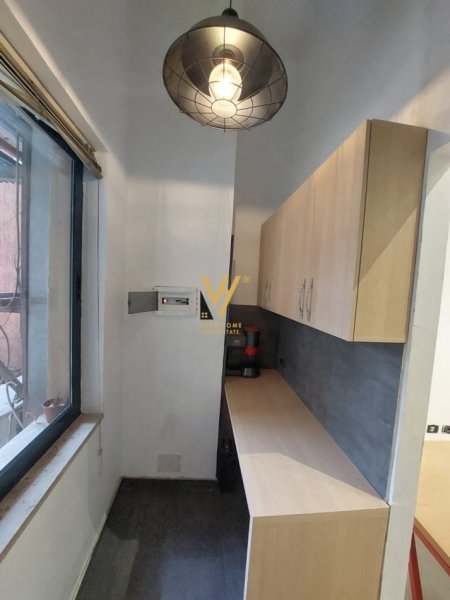 Tirane, jepet me qera zyre Kati 1, 45 m² 450 € (RRUGA E BARRIKADAVE)