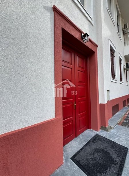 Tirane, jepet me qera ambient biznesi , 322 m² 5.000 € (NË QENDËR TË BLLOKUT)