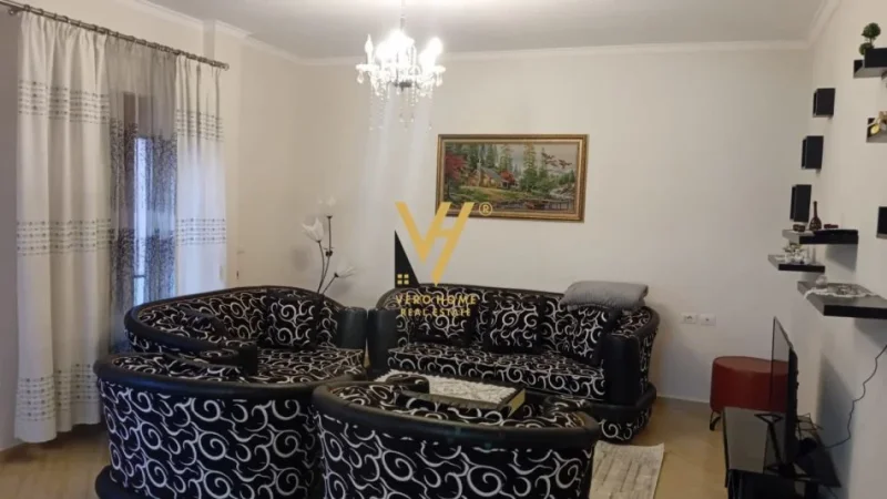 Tirane, jepet me qera apartament 2+1+Ballkon Kati 3, 100 m² 400 € (SAUK)