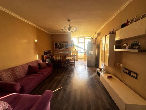 Tirane, jepet me qera apartament 2+1 Kati 7, 76 m² 450 € (Rruga Shefqet Kuka, Fresk)