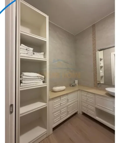 Tirane, jepet me qera apartament 2+1+Ballkon Kati 4, 116 m² 1.200 € (Qender)