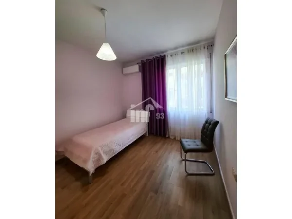 Tirane, jepet me qera apartament 2+1+Ballkon Kati 3, 120 m² 850 € (RRUGA “EDUART MANO”, PRANË KOPSHTIT ZOOLOGJIK)