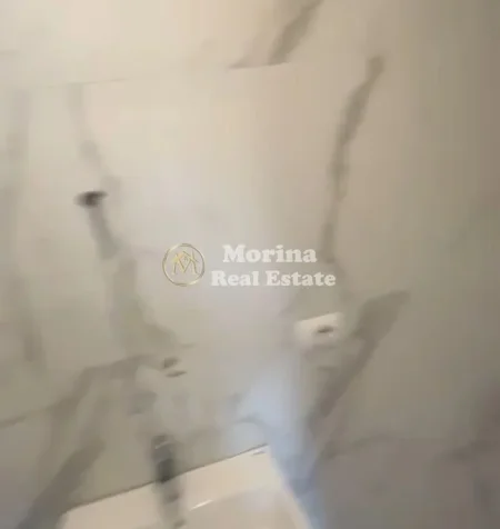 Tirane, jepet me qera apartament 2+1+Ballkon Kati 3, 108 m² 600 € (Rruga Barrikadave)