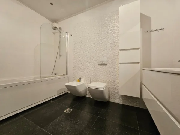 Tirane, shitet apartament 3+1+Aneks+Ballkon Kati 8, 140 m² 299.900 €