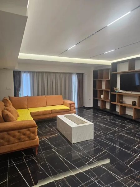 Tirane, jepet me qera apartament 2+1 Kati 2, 100 m² 700 € (Ish Fusha e Aviacionit)
