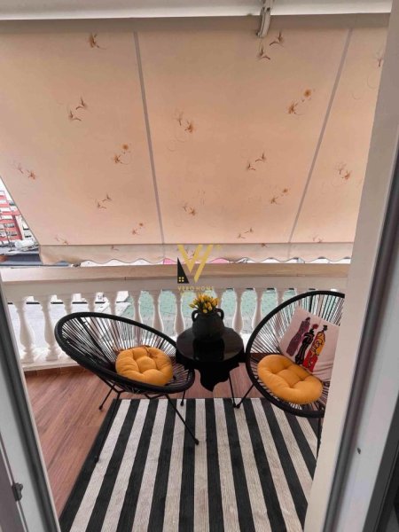 Tirane, jepet me qera apartament 1+1+Ballkon Kati 6, 77 m² 850 € (21 DHJETORI)