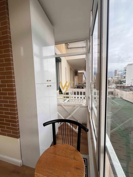 Tirane, jepet me qera apartament 1+1+Ballkon Kati 6, 77 m² 850 € (21 DHJETORI)
