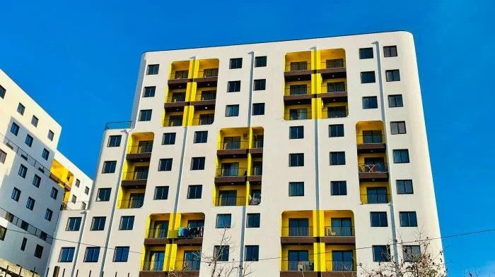 Tirane, jepet me qera apartament 2+1+Ballkon Kati 4, 95 m² 550 € (Grand Gallery) Yzberisht