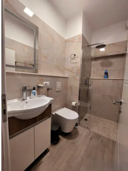 Tirane, jepet me qera apartament 1+1 Kati 5, 60 m² 600 € (Myslym Shyri)