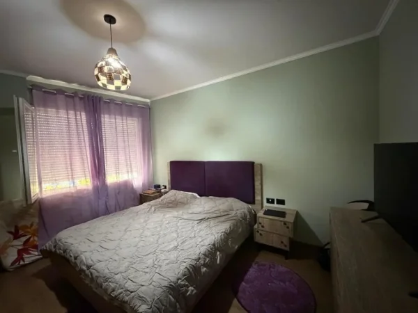 Tirane, shitet apartament 2+1+Ballkon , 100 m² 300.000 € (Komuna e Parisit)