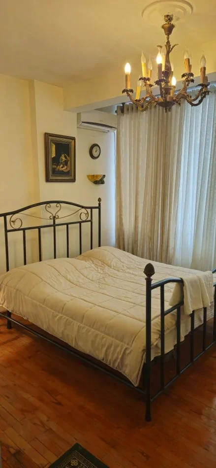 Tirane, jepet me qera apartament 2+1 Kati 1, 100 m² 700 € (Blloku)