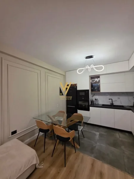 Tirane, shitet apartament 2+1+Ballkon Kati 2, 113 m² 390.000 € (KOMUNA E PARISIT)