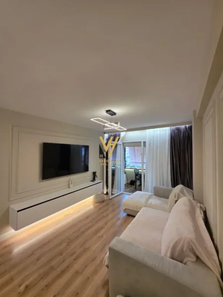 Tirane, shitet apartament 2+1+Ballkon Kati 2, 113 m² 390.000 € (KOMUNA E PARISIT)