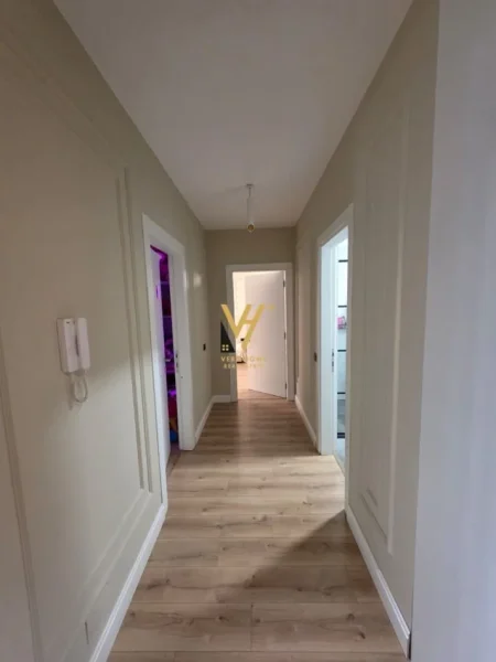 Tirane, shitet apartament 2+1+Ballkon Kati 2, 113 m² 390.000 € (KOMUNA E PARISIT)